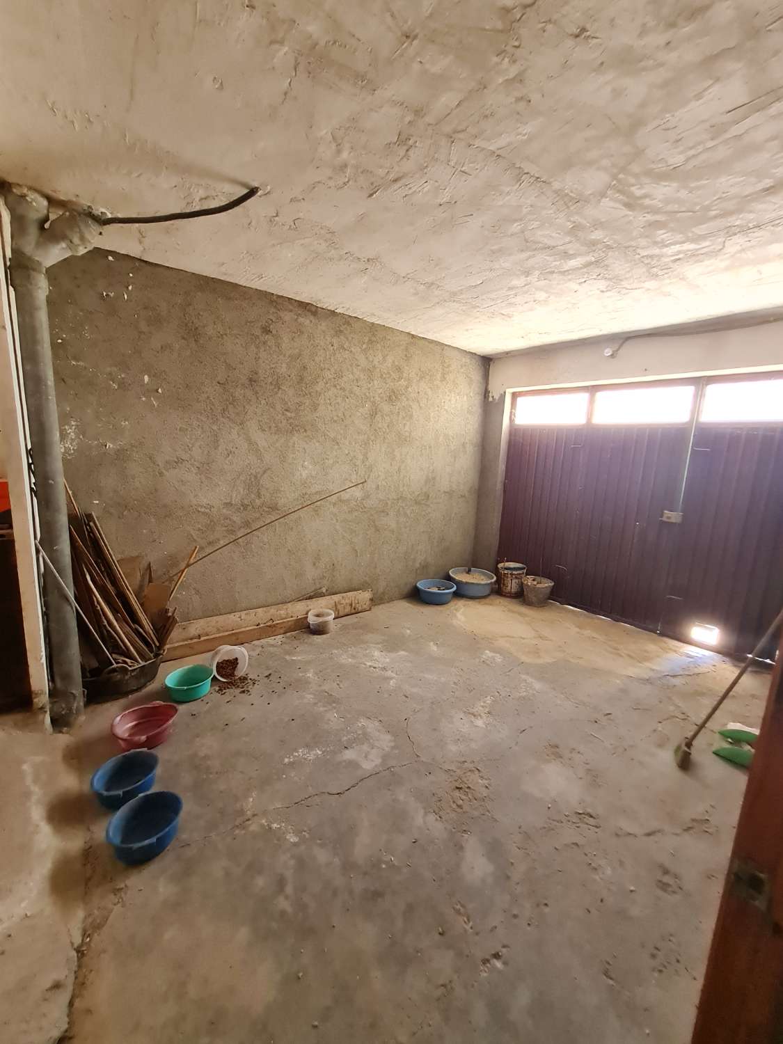 Groot herenhuis, enige hervorming nodig, 3 slaapkamers en 1 badkamer, garage en dakterras in Velez-Rubio