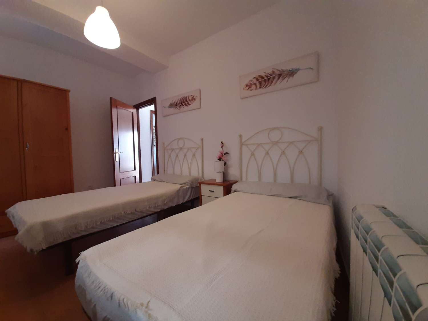 Appartement entièrement équipé et meublé de 2 chambres / 2 salles de bain en excellent état