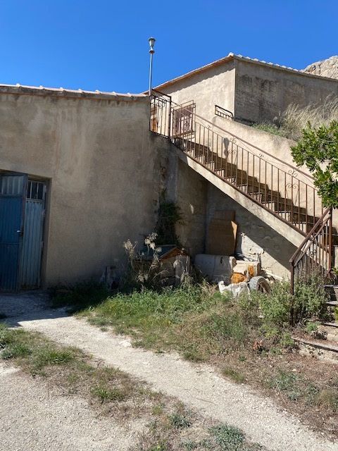 Land and buildings for Reform near Velez-Blanco