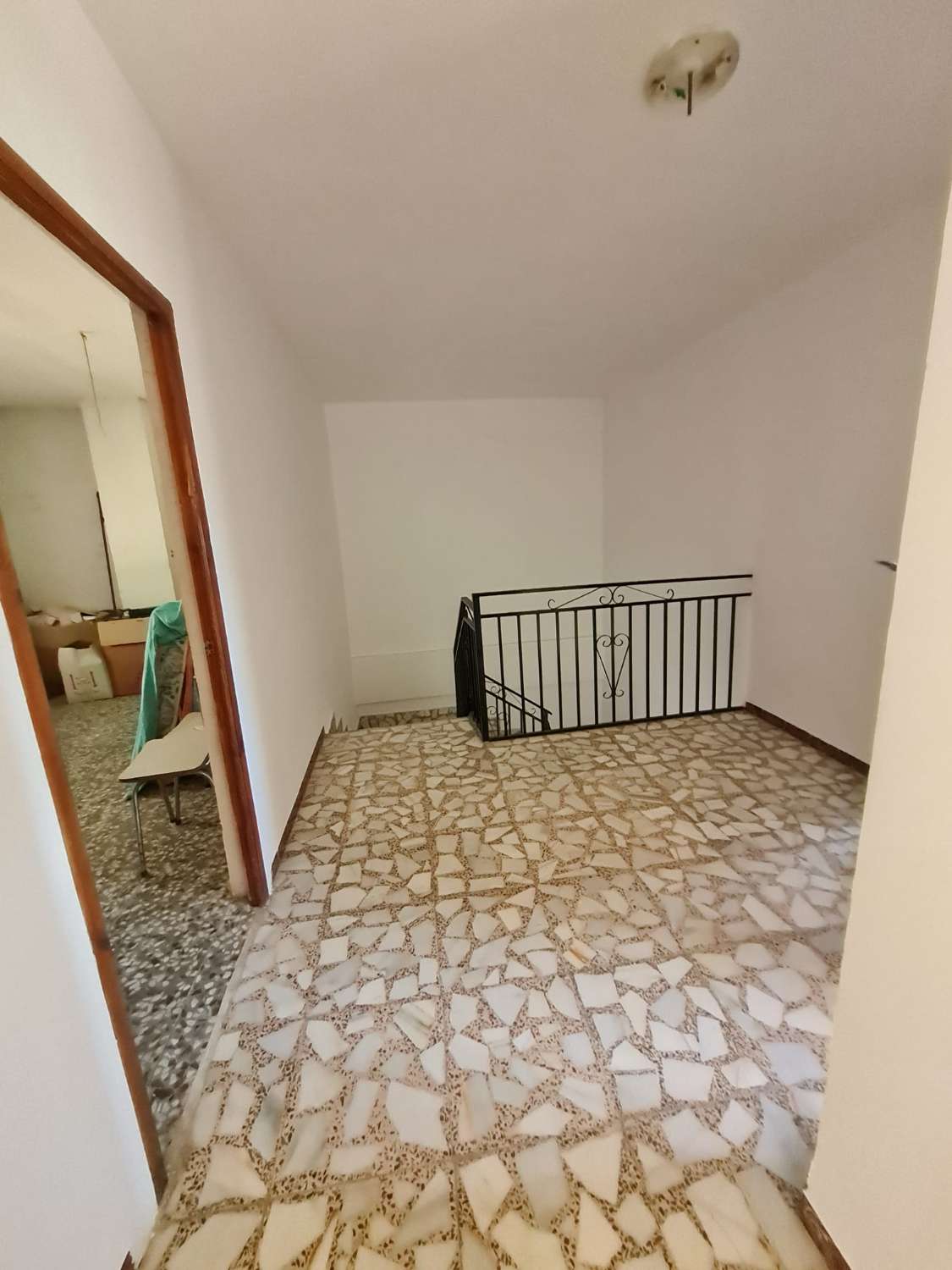 Ruim appartement en winkel in Vélez-Blanco