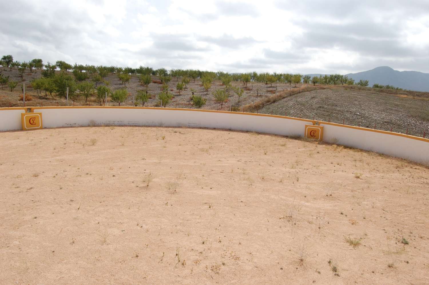 Erstaunliches Landgrundstück mit Pferchen und Ställen, in der Nähe von Chirivel