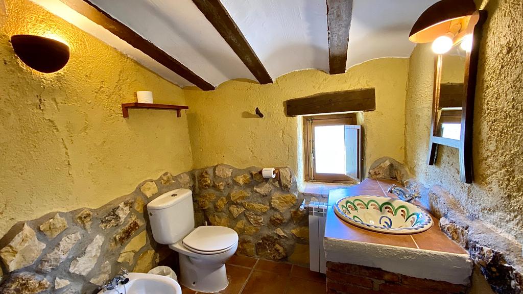 Finca de 8 dormitorios, 8 baños, casa funcionando como hotel rural