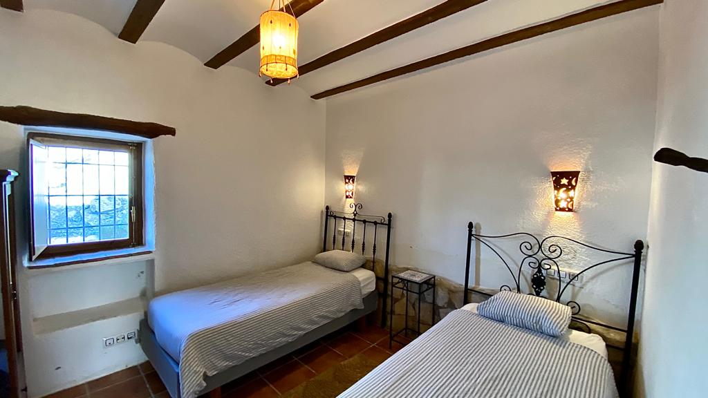 Finca de 8 dormitorios, 8 baños, casa funcionando como hotel rural