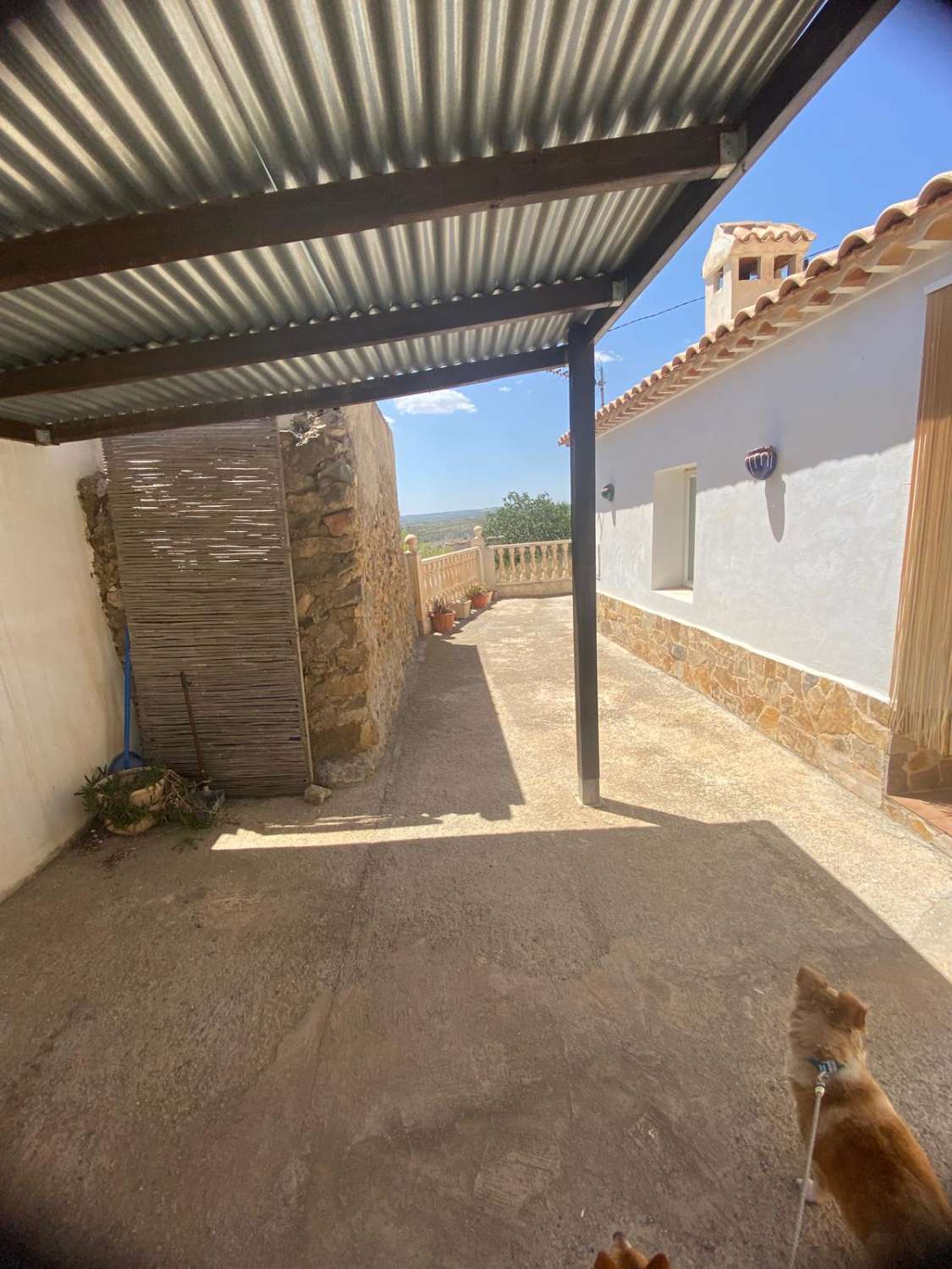 Beau bungalow ancien réformé de 2 chambres et 1 salle de bain avec garage près d'Oria