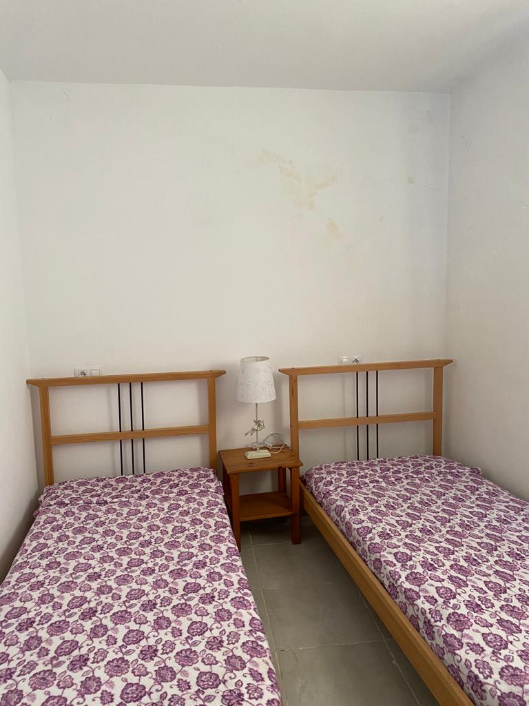 Precioso bungalow antiguo reformado de 2 dormitorios y 1 baño con garaje cerca de Oria