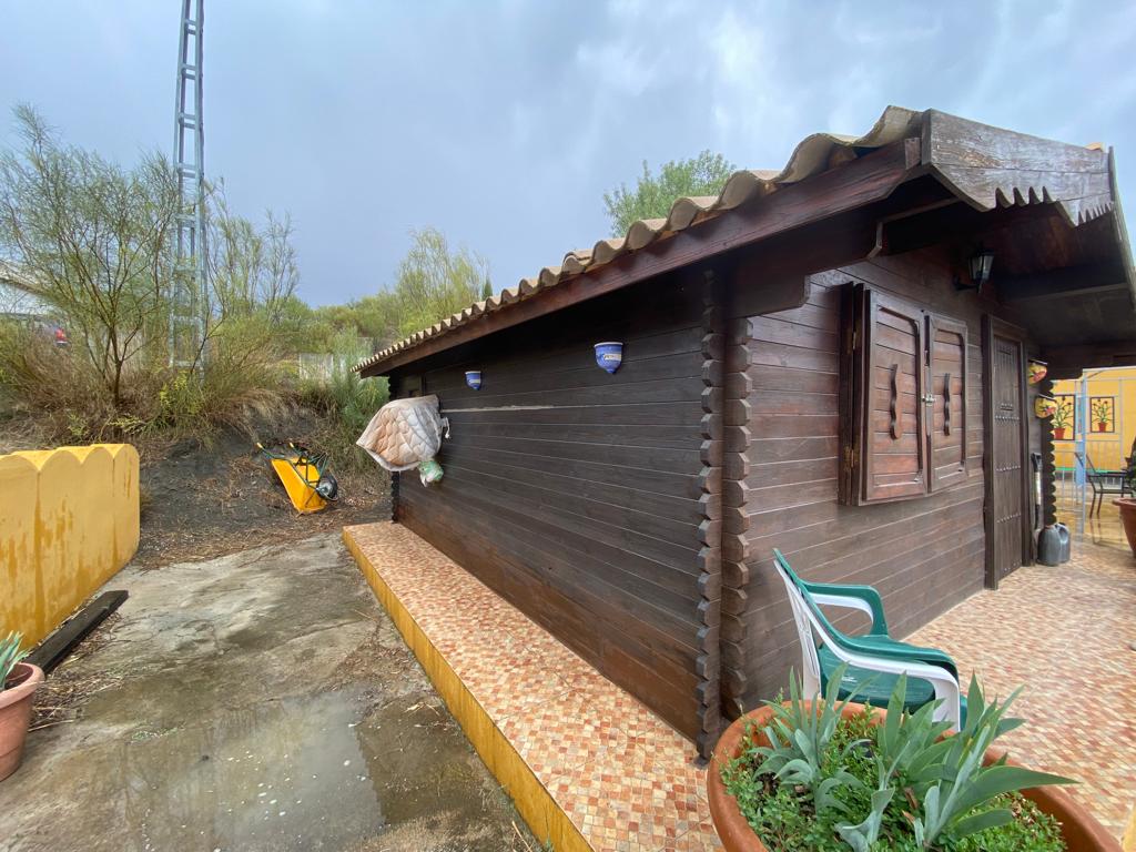 Precioso bungalow de 3 dormitorios y 1 baño con chalet independiente en Oria