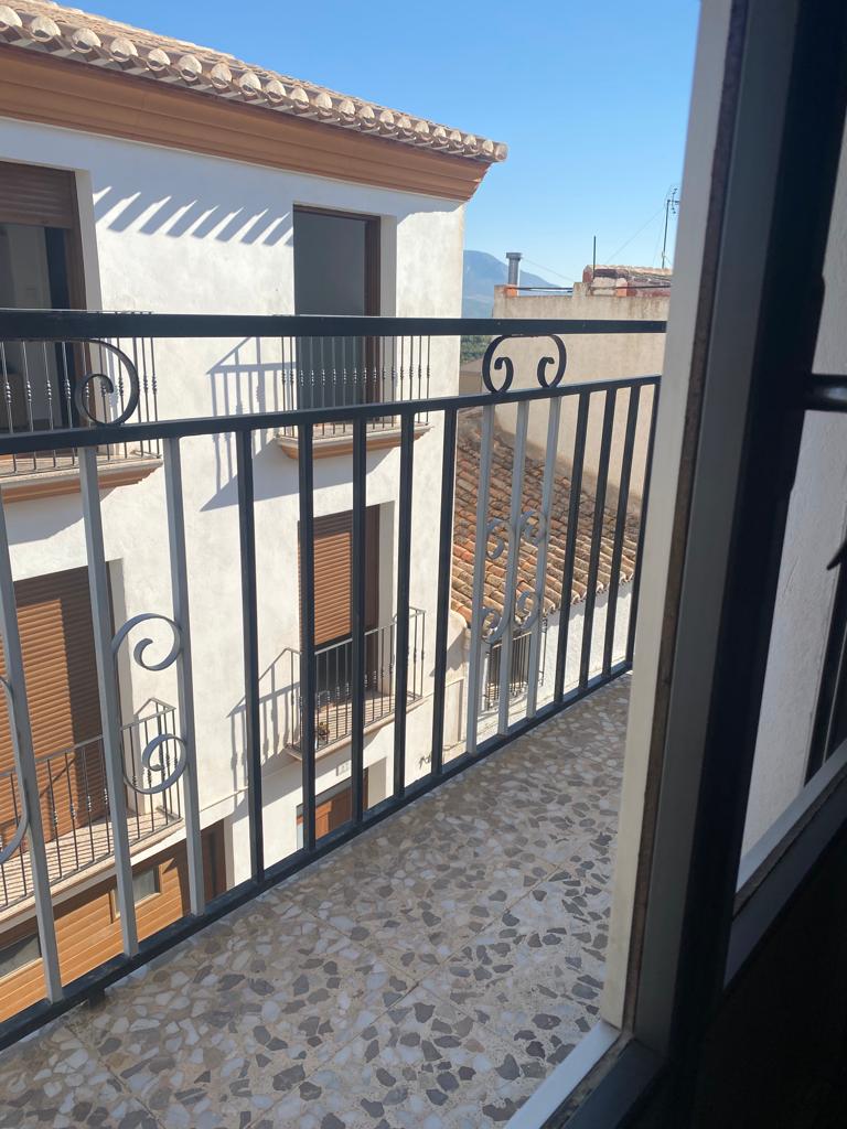 4 Bed, 2 Bath House in central Velez-Rubio