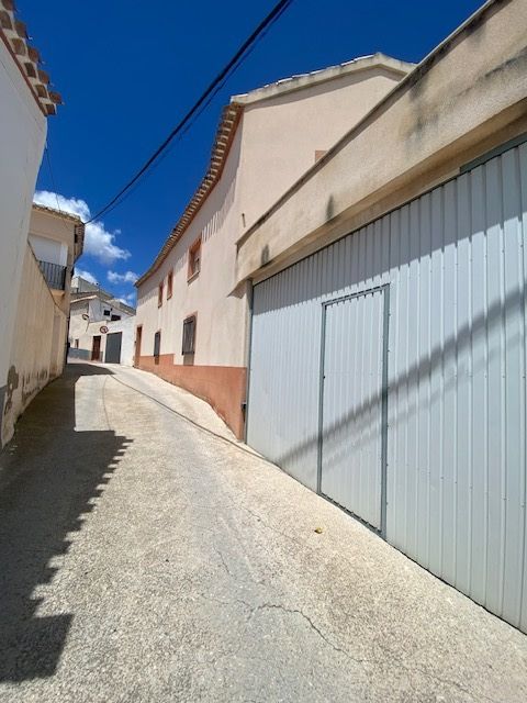 Grande maison moderne bien située dans la belle Velez-Blanco