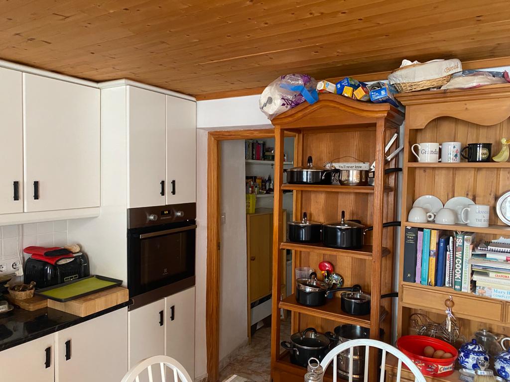 Cinq chambres, trois/quatre salles de bain, belle maison de campagne restaurée à Veiez-Rubio