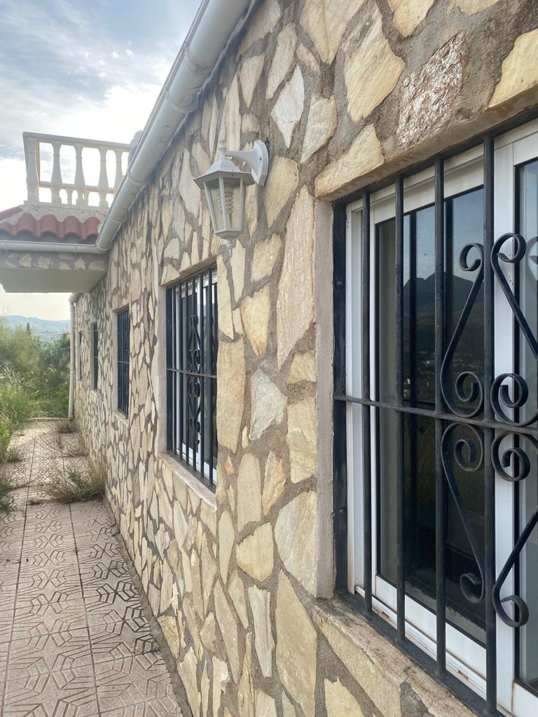 Villa de 4 dormitorios y 4 baños con piscina en Oria