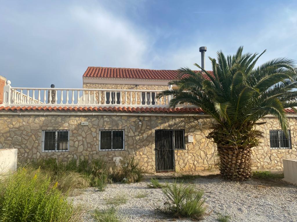 Villa de 4 chambres et 4 salles de bain avec piscine à Oria