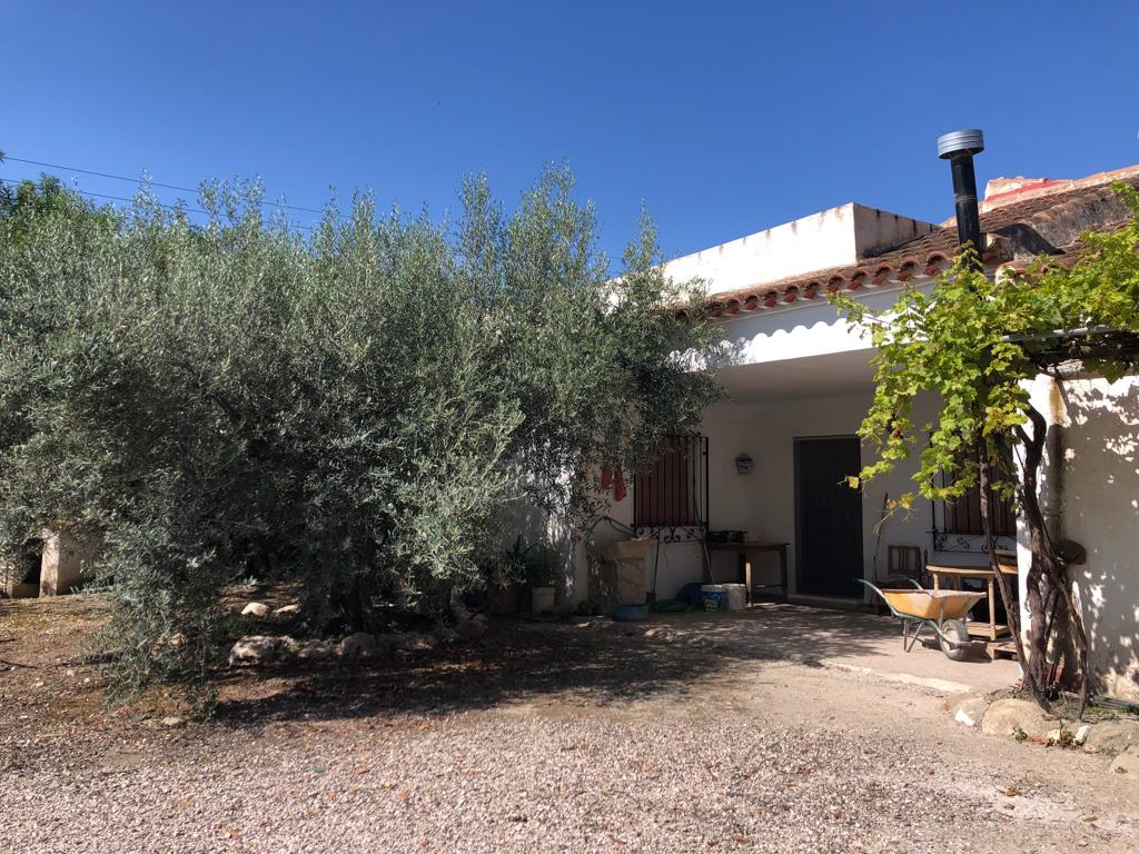 Casa de 3 Dormitorios en Vélez-Blanco con Terreno