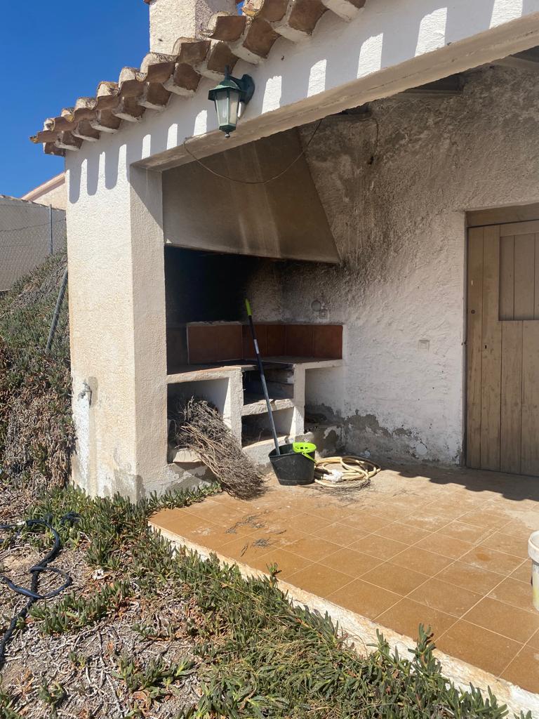 Grande ferme composée de trois maisons à Saliente Bajo