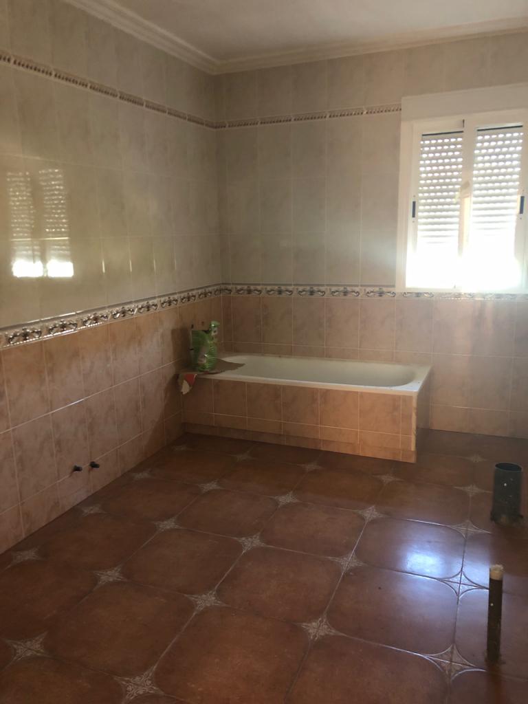 5 Bed .2 Bath House with Garage in Velez- Blanco