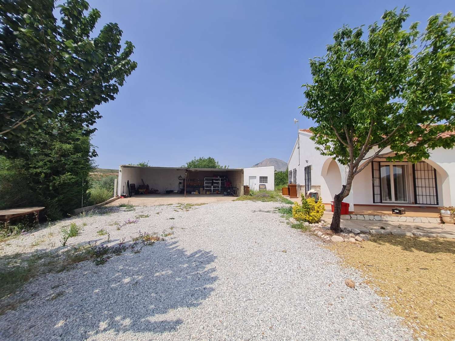 Hermosa villa de 4 dormitorios y 3 baños con piscina en un entorno encantador cerca de Vélez Blanco