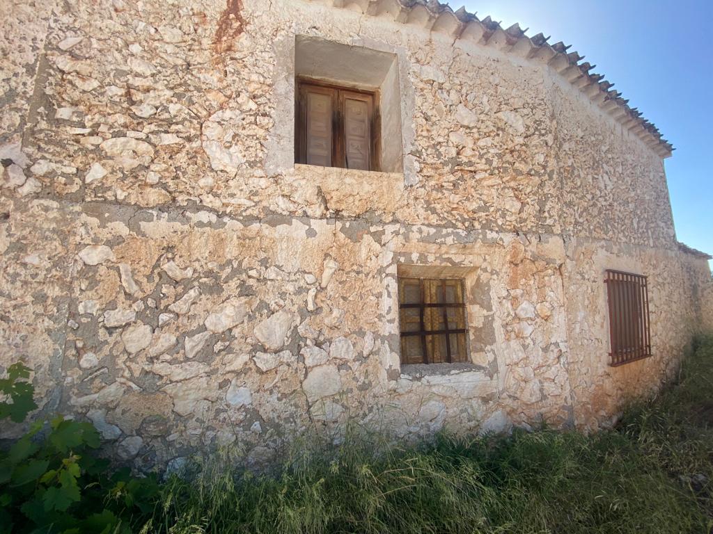 3 chambres, 1 salle de bain, maison à Chirivel à rénover