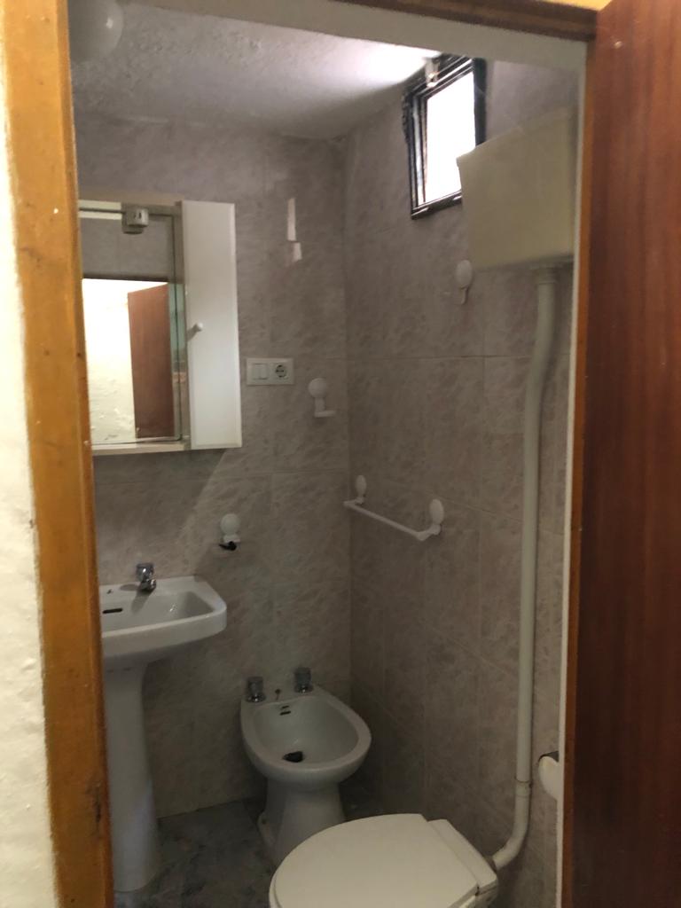 Amplia casa adosada amueblada de 5 dormitorios y 1 baño con jardín en Vélez-Blanco