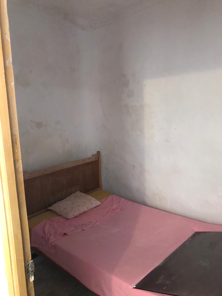 Amplia casa adosada amueblada de 5 dormitorios y 1 baño con jardín en Vélez-Blanco