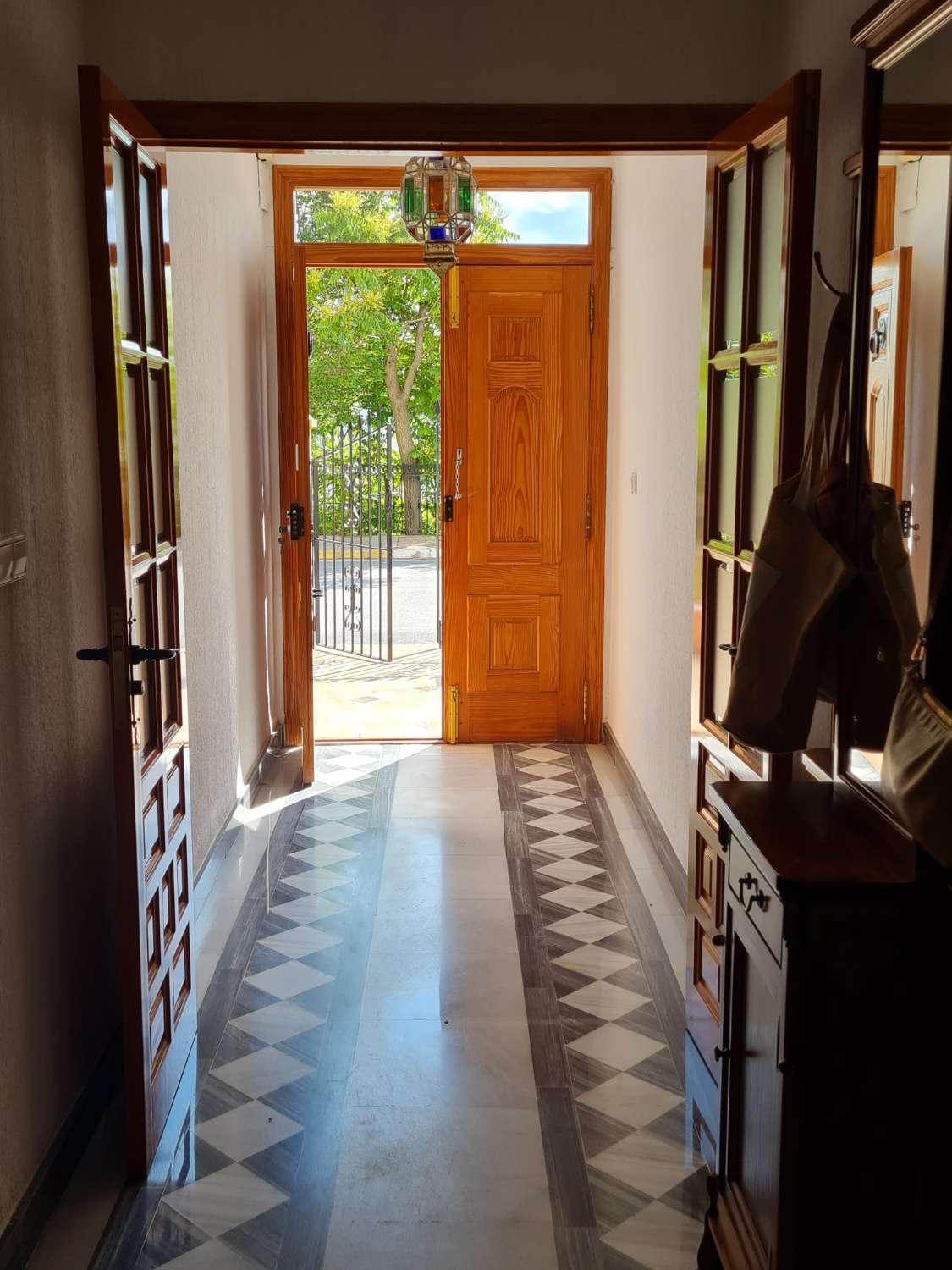 Lovely 5 bed House with Large Garage in Velez- Blanco