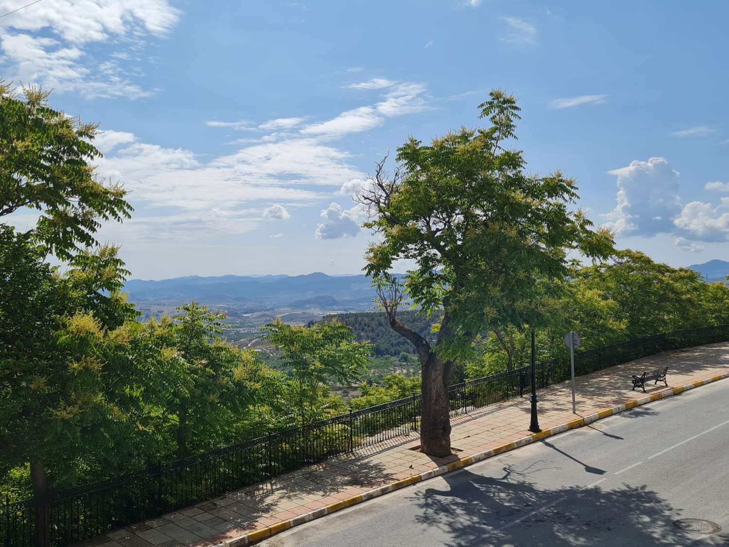 Preciosa casa de 5 dormitorios con amplio garaje en Vélez-Blanco