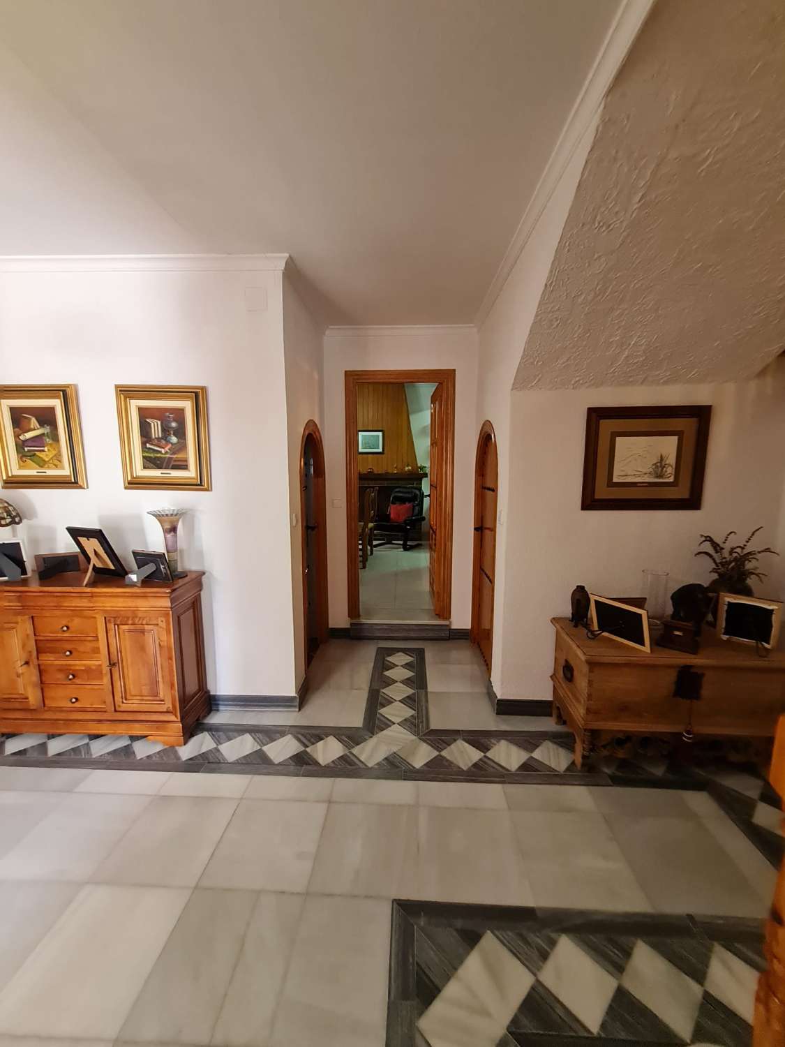 Preciosa casa de 5 dormitorios con amplio garaje en Vélez-Blanco