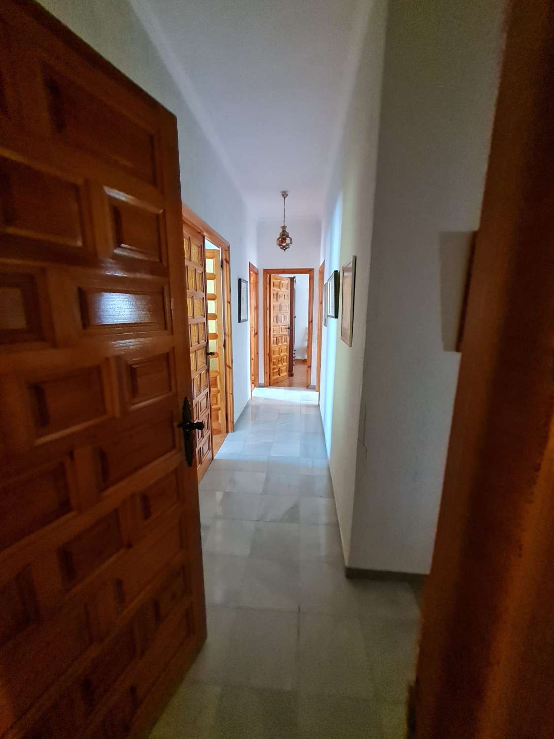 Preciosa casa de 5 dormitorios con amplio garaje en Vélez-Blanco