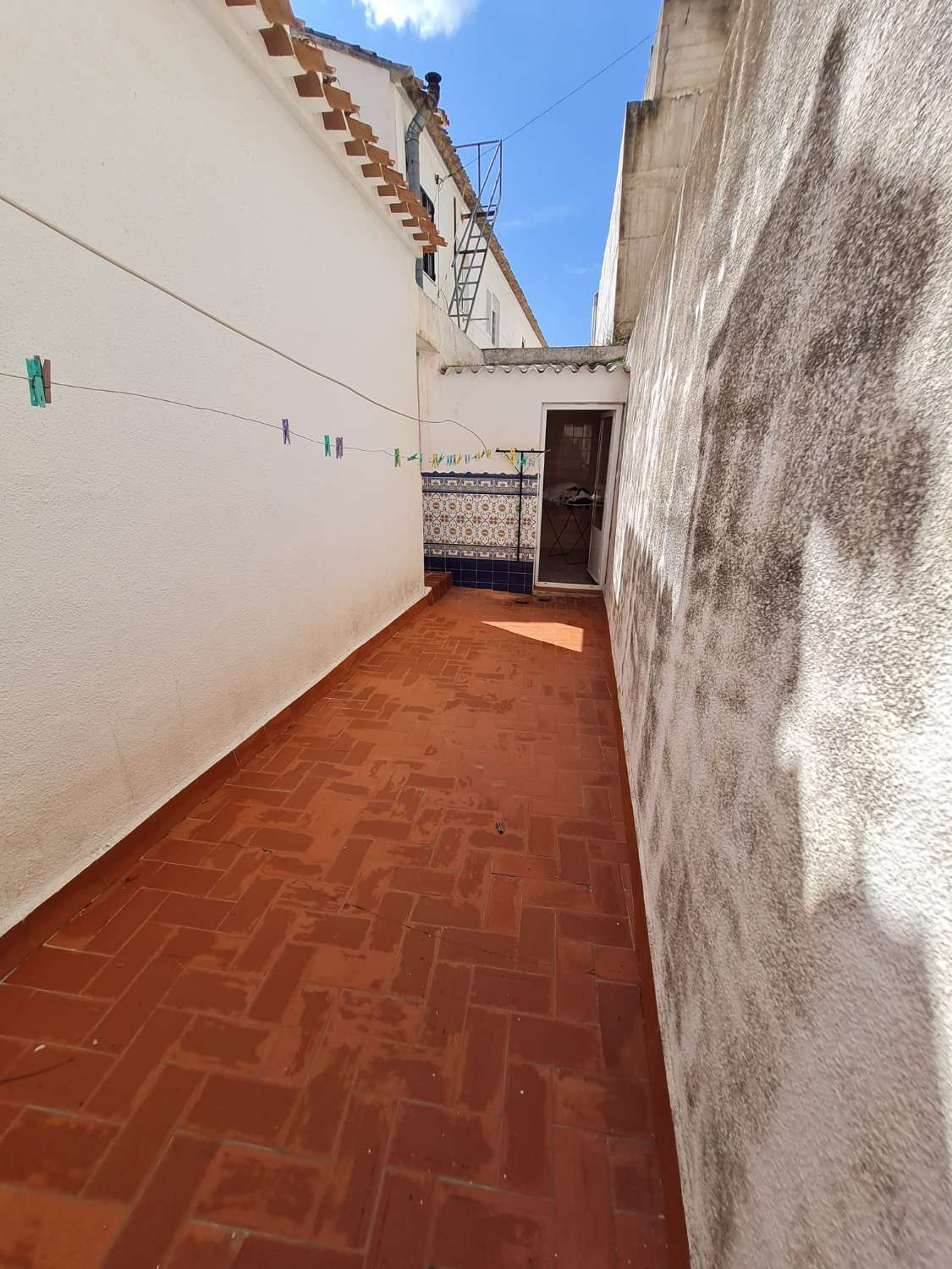 Mooi huis met 5 slaapkamers en grote garage in Velez-Blanco