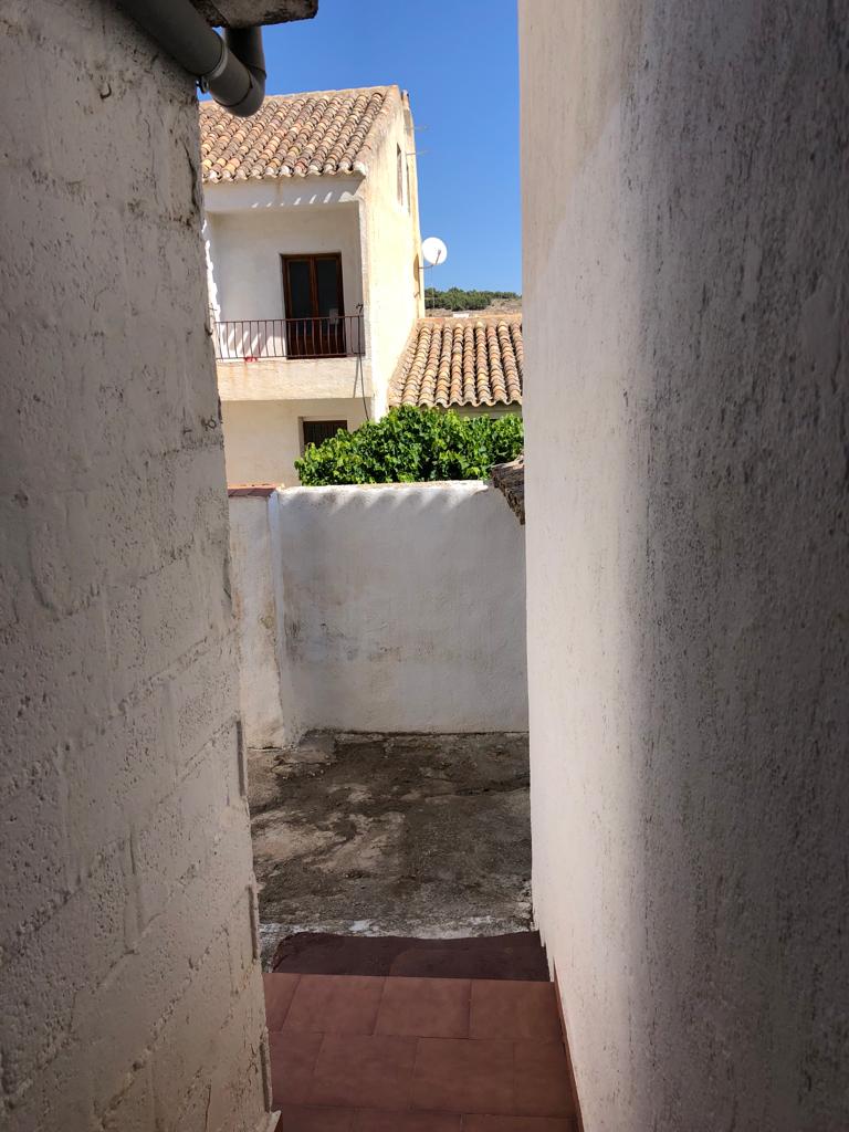 Maison de 3 chambres et 2 salles de bain à Velez-Blanco avec terrasse sur le toit et espace extérieur