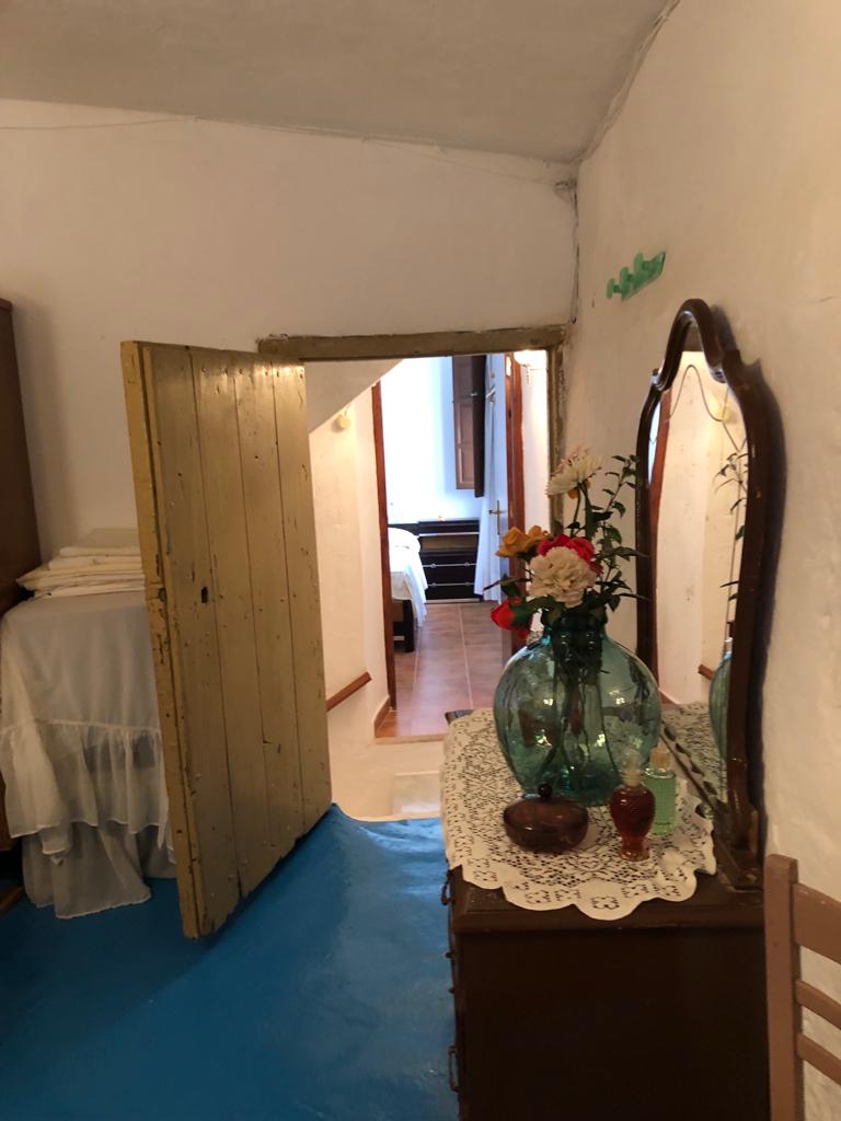 Casa de 3 dormitorios y 2 baños en Vélez-Blanco con terraza