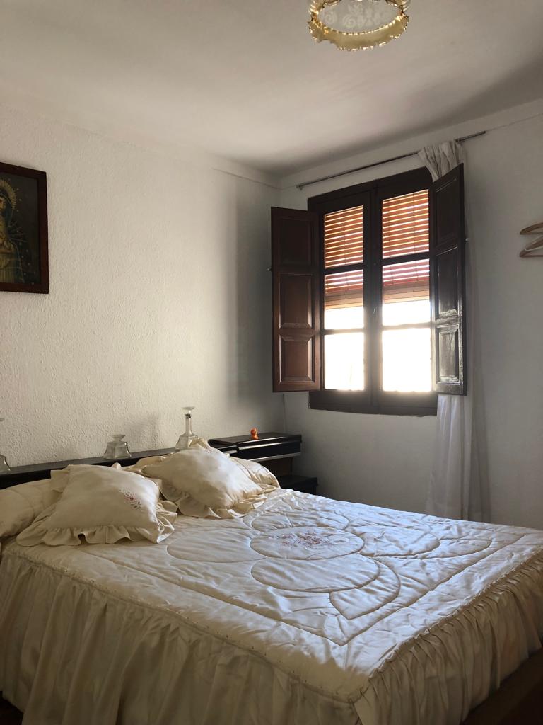 Casa de 3 dormitorios y 2 baños en Vélez-Blanco con terraza