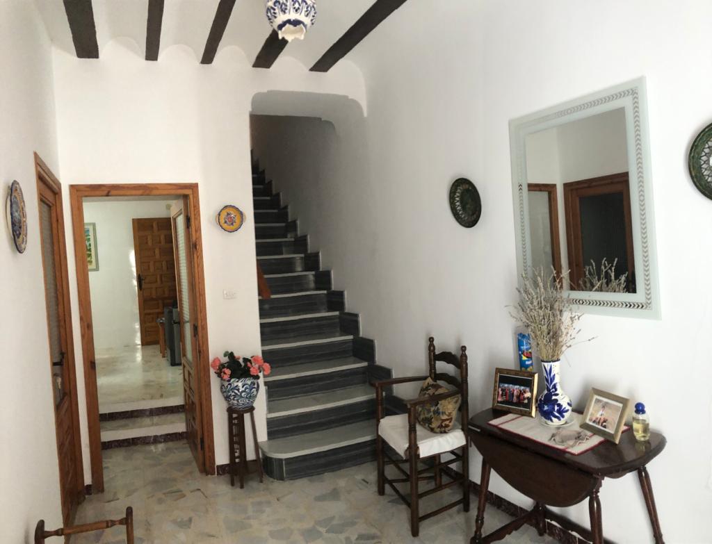 5Bed,1Bath, 3Storey , Furnished Town House with Garage in Velez- Blanco