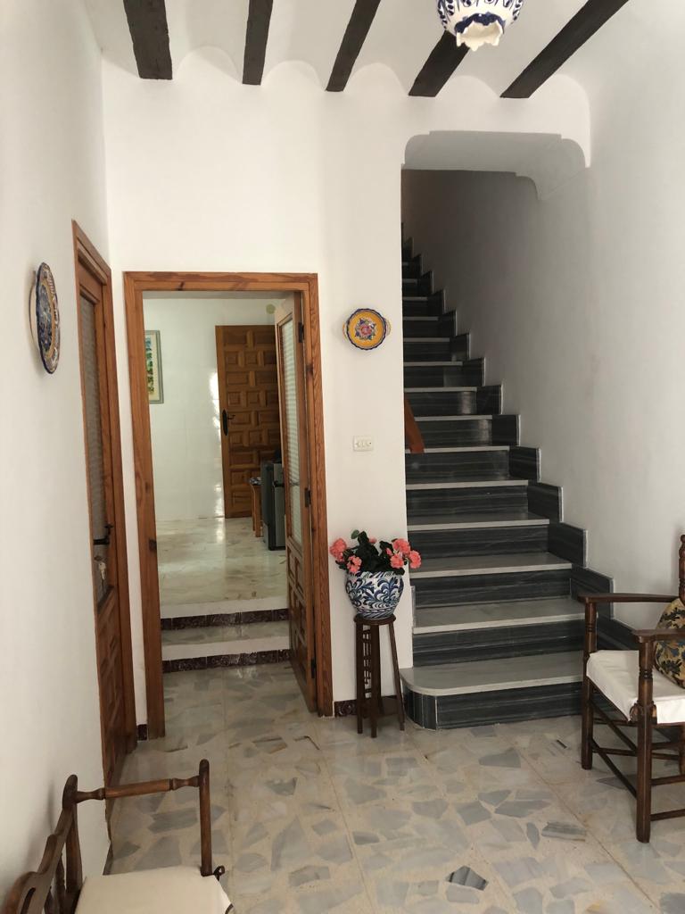 5Bed,1Bath, 3Storey , Furnished Town House with Garage in Velez- Blanco