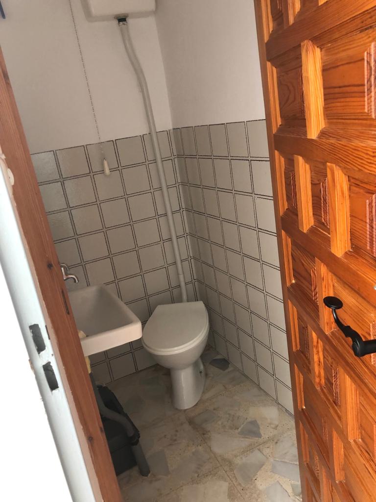 Casa Adosada Amueblada de 5 Dormitorios, 1 Baño, 3 Plantas con Garaje en Vélez- Blanco