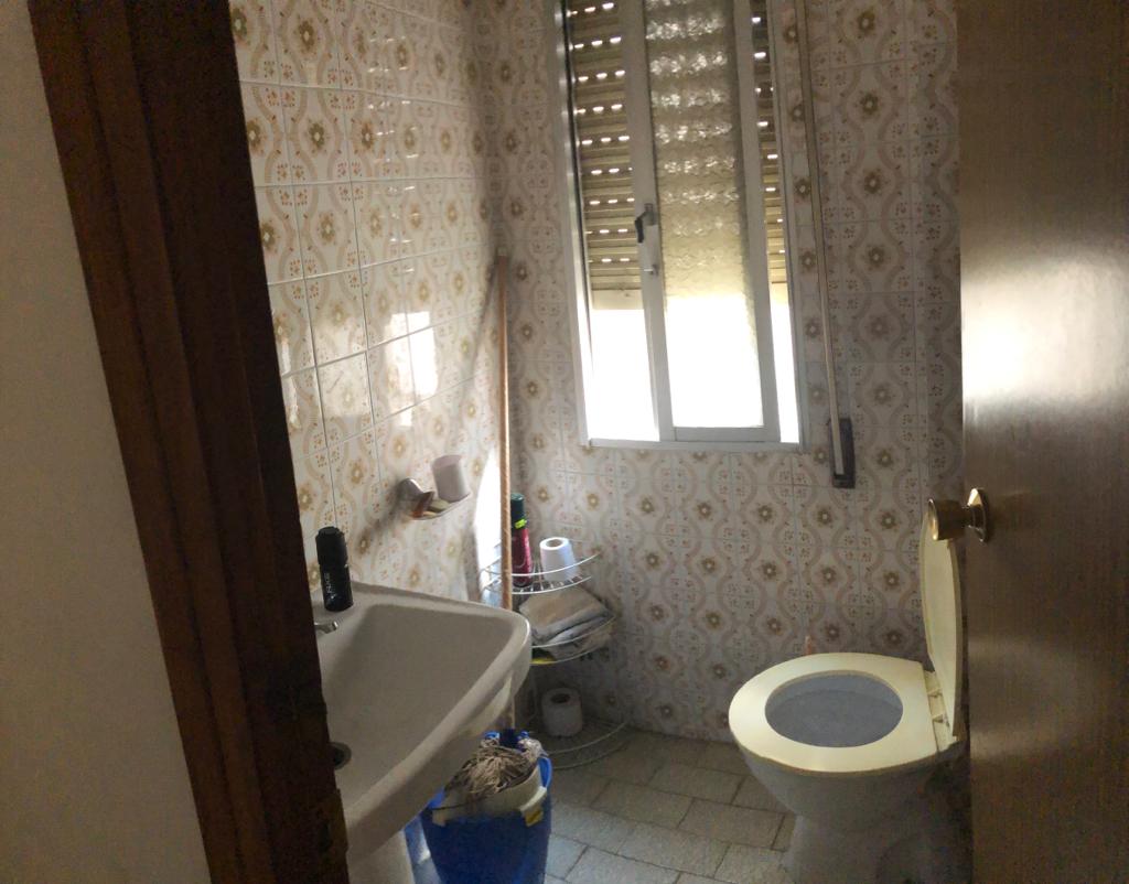 Maison de 4 étages, 3 chambres, 1 salle de bain avec garage à Velez- Rubio