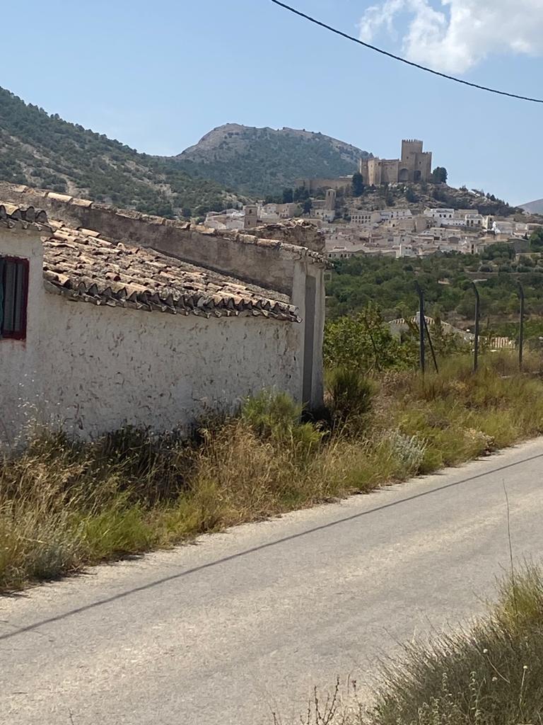 Casa parcialmente renovada de 3 habitaciones y 1 baño en Vélez-Blanco