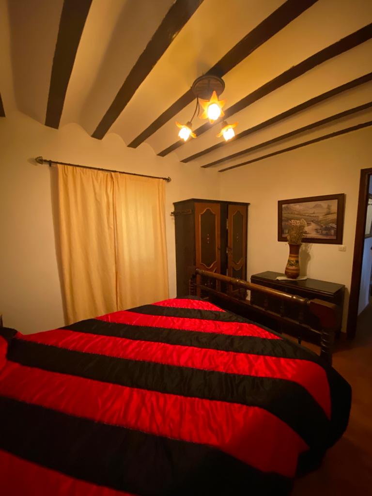 Preciosa casa adosada de 4 dormitorios y 2 baños en Vélez-Blanco