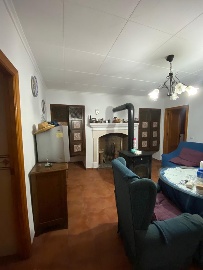 Preciosa casa adosada de 4 dormitorios y 2 baños en Vélez-Blanco