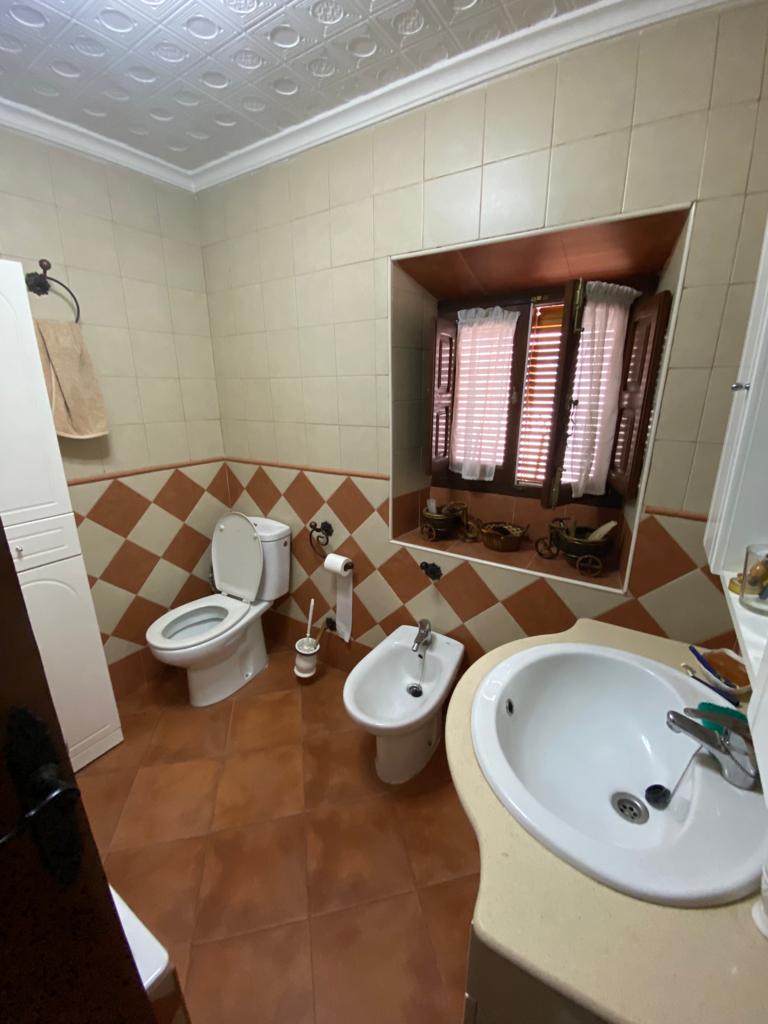 Preciosa casa adosada de 4 dormitorios y 2 baños en Vélez-Blanco