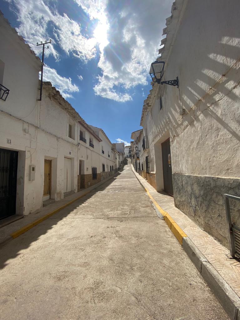 Preciosa casa adosada de 4 dormitorios y 2 baños en Vélez-Blanco