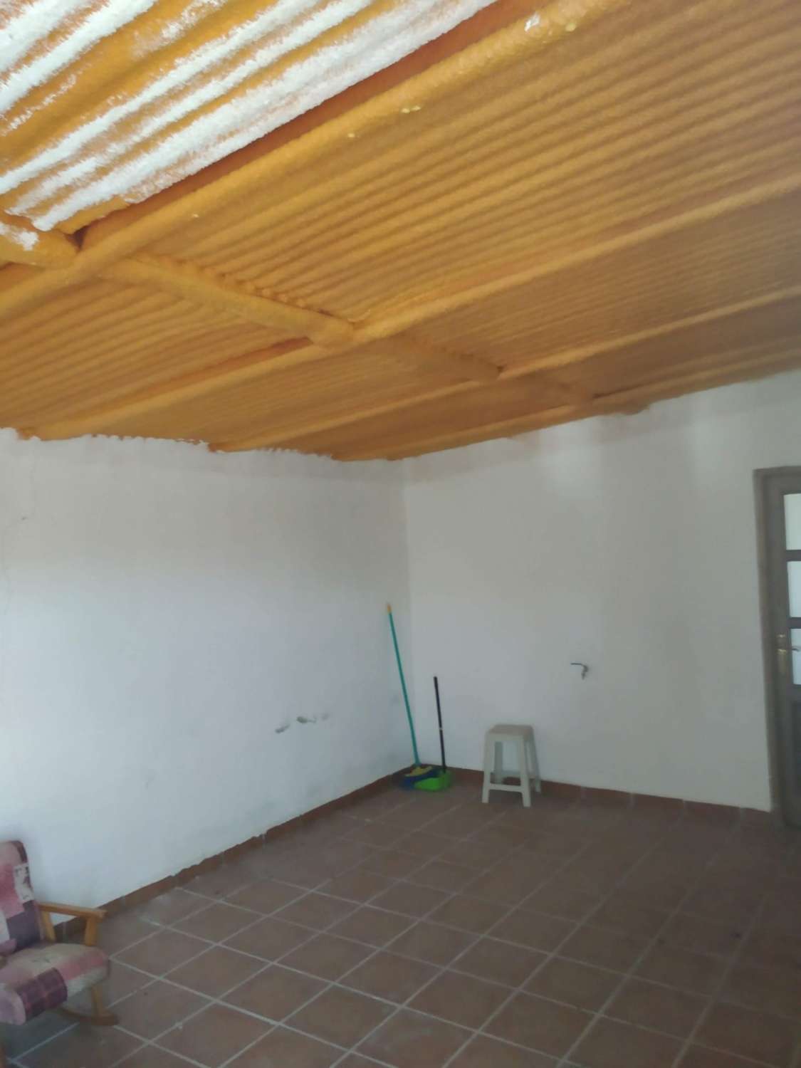 House and land with a lot of potential in Velez- Rubio with pool.