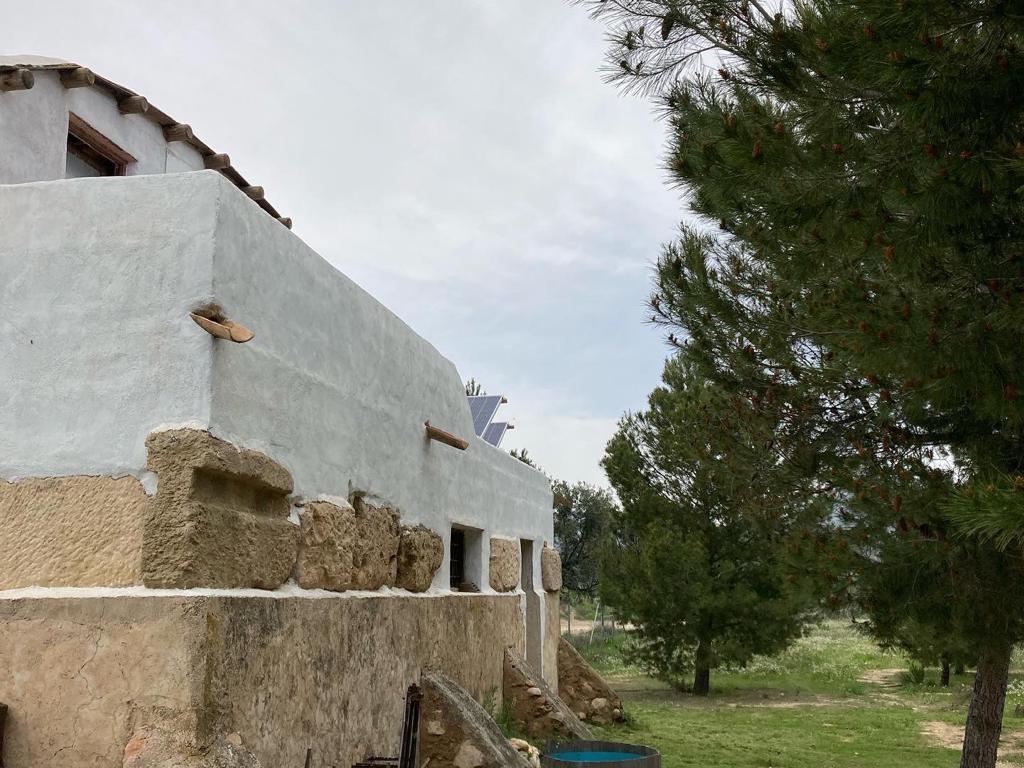 Finca rustica con tres casas y piscina en Zarcilla de ramos