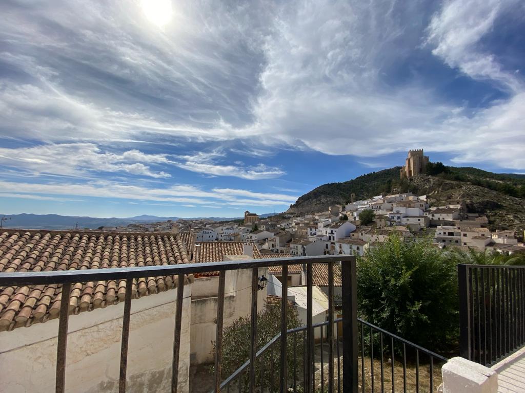 Preciosa Casa de 3 Dormitorios y 2 Baños en Vélez- Blanco