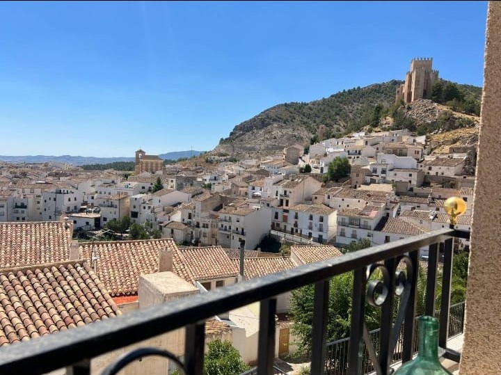 Preciosa Casa de 3 Dormitorios y 2 Baños en Vélez- Blanco