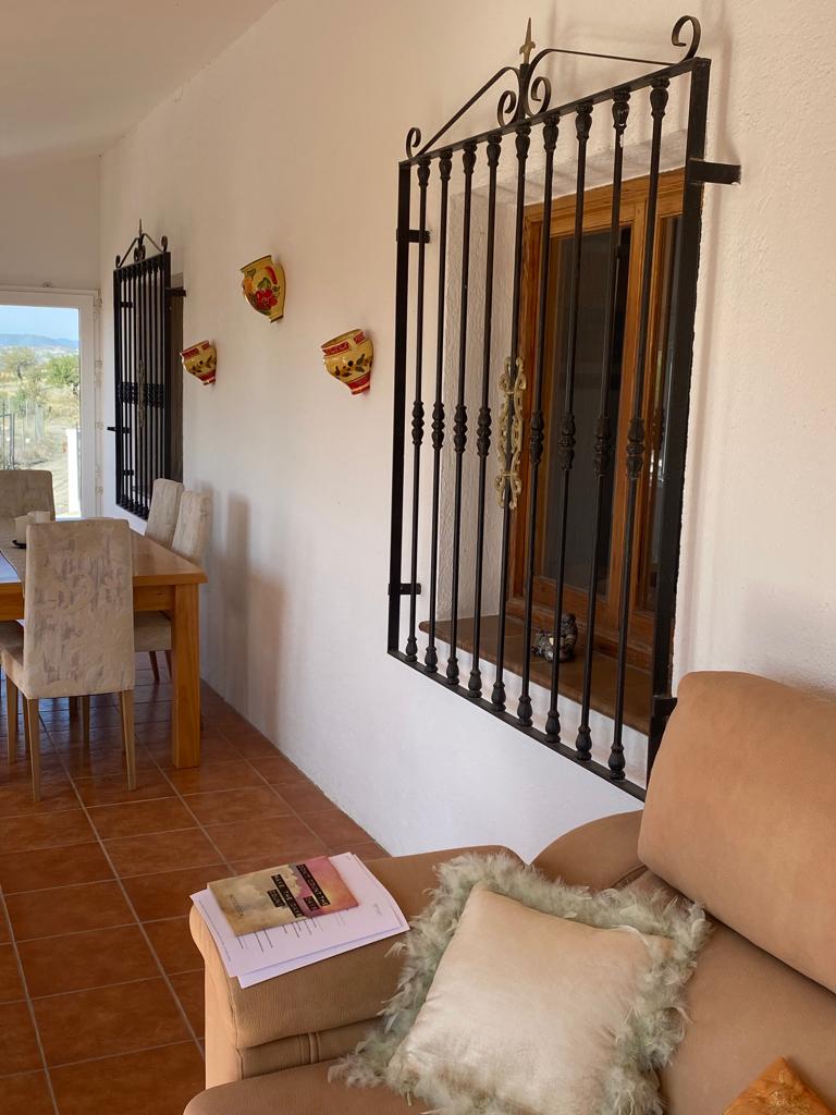 Beautiful three bed/ two bath villa with pool, located in quiet, rural setting close to Oria