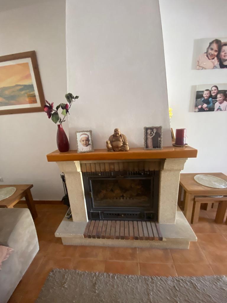 Beautiful three bed/ two bath villa with pool, located in quiet, rural setting close to Oria