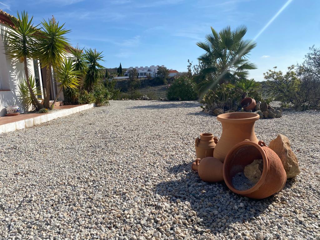 Belle villa de trois chambres/2 salles de bain avec piscine située en milieu rural près d'Oria