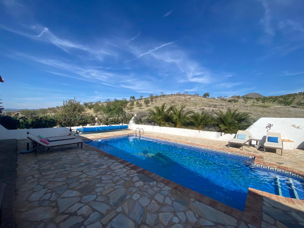 Beautiful three bed/ two bath villa with pool, located in quiet, rural setting close to Oria