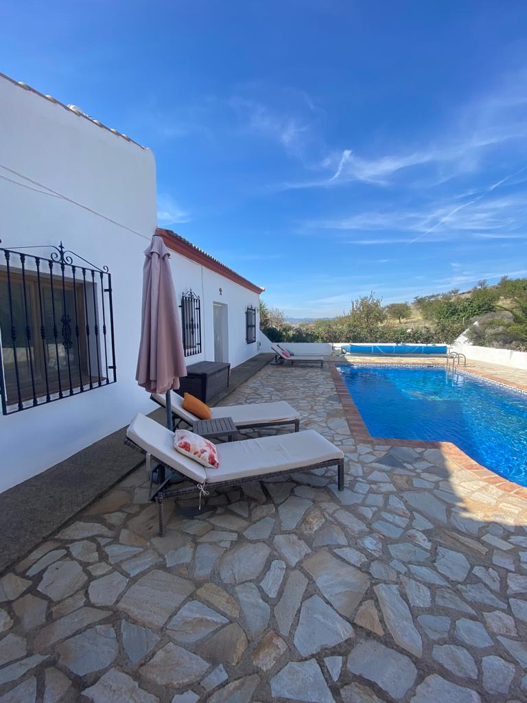 Beautiful three bed/ two bath villa with pool, located in quiet, rural setting close to Oria