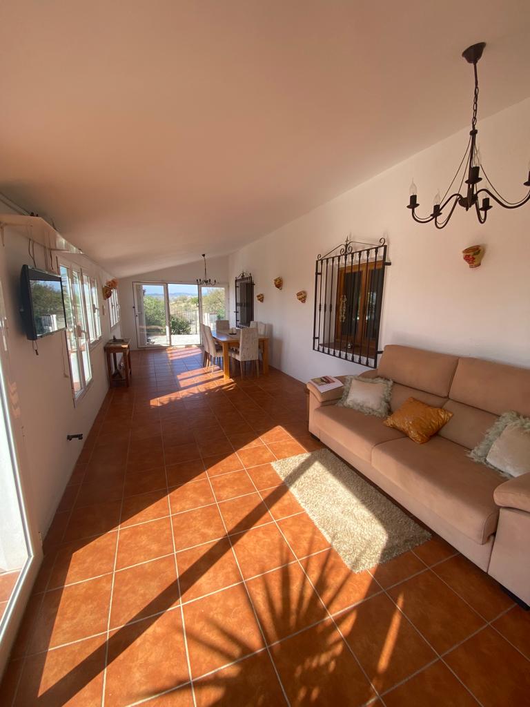 Beautiful three bed/ two bath villa with pool, located in quiet, rural setting close to Oria