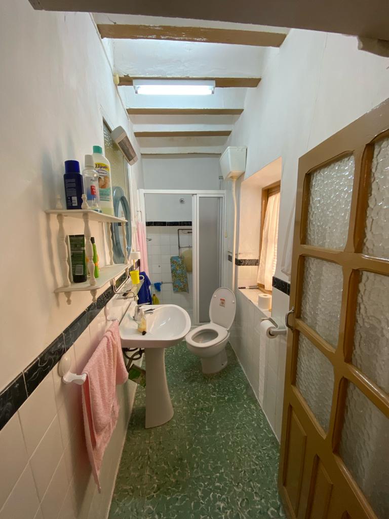 Casa Parcialmente Reformada de 4 Dormitorios y 1 Baño en Velez- Blanco